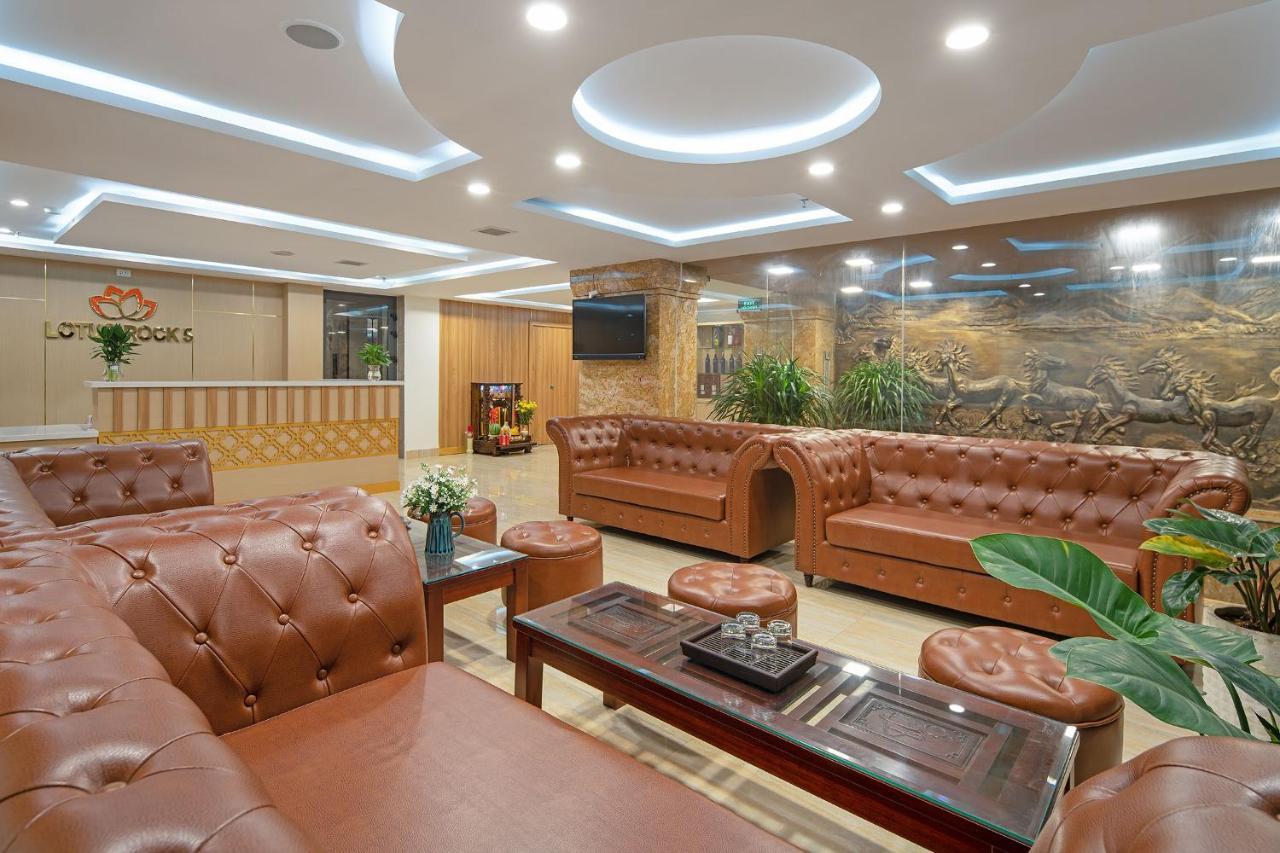 Lotus Rock 05 Hotel Danang Exterior photo