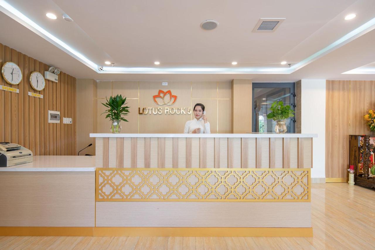 Lotus Rock 05 Hotel Danang Exterior photo