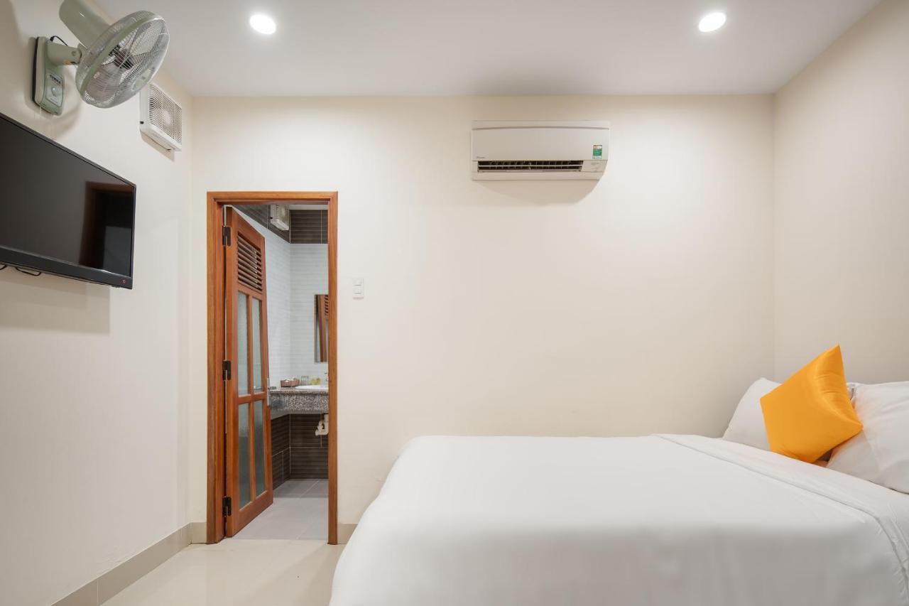 Lotus Rock 05 Hotel Danang Exterior photo